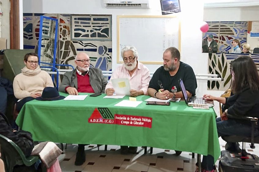 El pasado viernes 29 de Marzo, la Asociación de Esclerosis Múltiple del Campo de Gibraltar (ADEM-CG), celebró en su sede de La Línea de la Concepción, la Asamblea General Ordinaria y Extraordinaria, en donde se han presentado las Cuentas Anuales del año 2018, la Memoria de Actividades del año 2018, los Presupuestos de Ingresos y Gastos para el año 2019, así como el Plan de Actuación para el año 2019, quedando todo aprobado por unanimidad. Sirvan estas líneas para agradecer a todas y cada una de las personas que nos apoyan y ayudan, en el duro y difícil trabajo que conlleva poder mantener en funcionamiento los servicios que presta esta asociación a afectados y familiares de toda la comarca del Campo de Gibraltar, donde tienen un lugar donde poder ser atendidos y mejorar en su calidad de vida. Agradecer todas las ayudas recibidas por parte de quienes han colaborado de una forma u otra con nuestra asociación, los nuevos socios y socias que se han incorporado, los que siguen manteniéndose y los que esperamos que se sumen, ya que sin estas ayudas, sería imposible poder seguir prestando estos servicios Aprovechar también para invitar a toda aquella persona que esté interesada en conocer nuestra labor, tanto sea afectada por la enfermedad como no, ya que toda ayuda es necesaria y siempre es bien recibida, a que nos conozca y conozca la labor que realizamos.